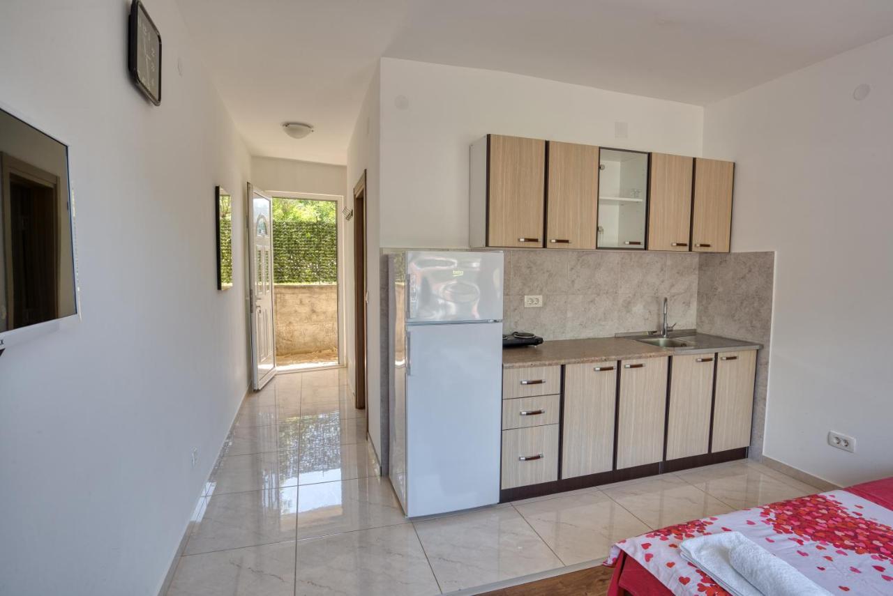 Apartmani Cukic Rafailovici Budva Exterior photo